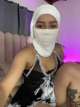 Snapshot of shaima__ chatting on July 10, 2026, 7:38 pm shaima online show from July 10, 2026, 7:38 pm