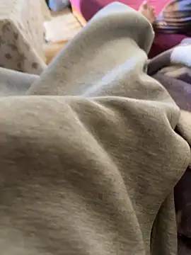 fofo apa online show from October 31, 2025, 11:33 am