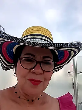 Snapshot of laliItaclark chatting on April 30, 2026, 11:49 am laliItaclark online show from April 30, 2026, 11:49 am