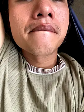 Thichthittuoi online show from November 1, 2025, 3:08 am