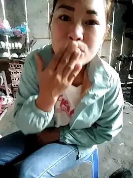 yeu-yeu online show from November 4, 2025, 1:38 am