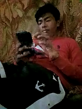 GuzzMiranda18 online show from December 17, 2025, 2:17 am