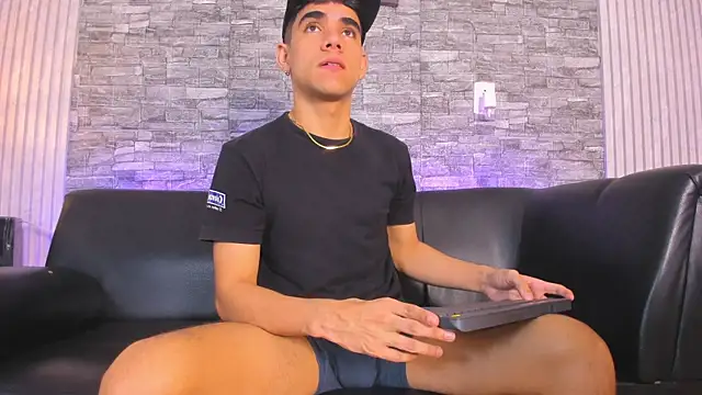 Snapshot of zack_joness18 chatting on November 11, 2025, 3:17 am zack joness18 online show from November 11, 2025, 3:17 am