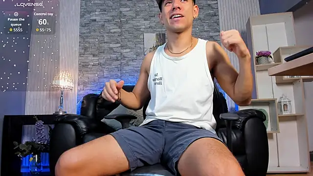 zack joness18 online show from June 26, 2026, 4:39 am