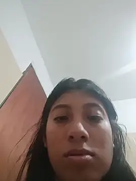 YeseniaRodriguez3 online show from June 2, 2026, 4:20 pm