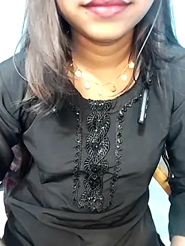 Snapshot of cute_mahi07 chatting on November 13, 2025, 6:51 pm cute mahi07 online show from November 13, 2025, 6:51 pm