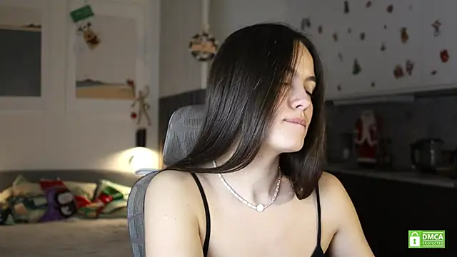 amelie shine online show from December 17, 2025, 12:22 pm