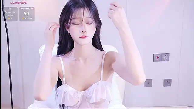 Snapshot of xiaoxi---n chatting on June 1, 2026, 5:31 am xiaoxi---n online show from June 1, 2026, 5:31 am