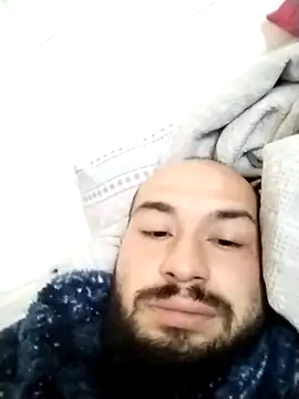 Snapshot of Cosmin1761 chatting on October 25, 2025, 10:01 am Cosmin1761 online show from October 25, 2025, 10:01 am