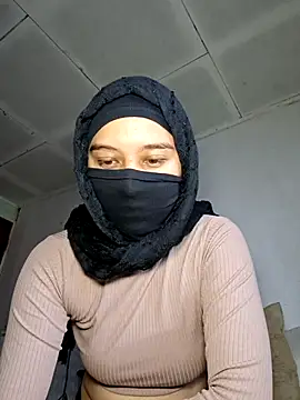 Snapshot of AmirahZahra_ chatting on October 28, 2025, 2:20 pm AmirahZahra  online show from October 28, 2025, 2:20 pm