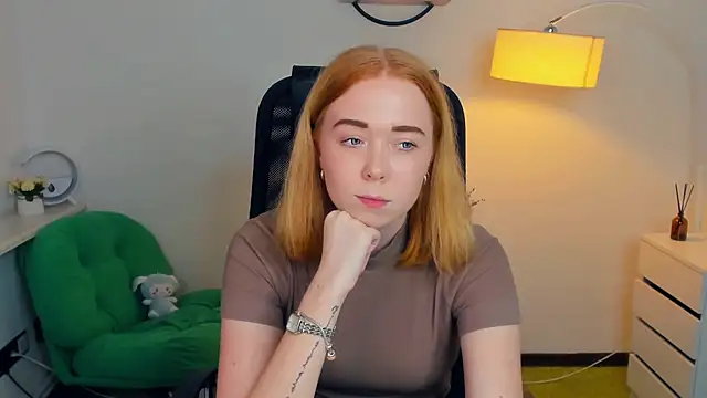 Snapshot of AddieOsler chatting on November 12, 2025, 8:41 pm AddieOsler online show from November 12, 2025, 8:41 pm