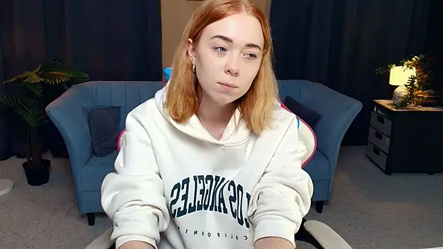 Snapshot of AddieOsler chatting on November 16, 2025, 8:36 pm AddieOsler online show from November 16, 2025, 8:36 pm