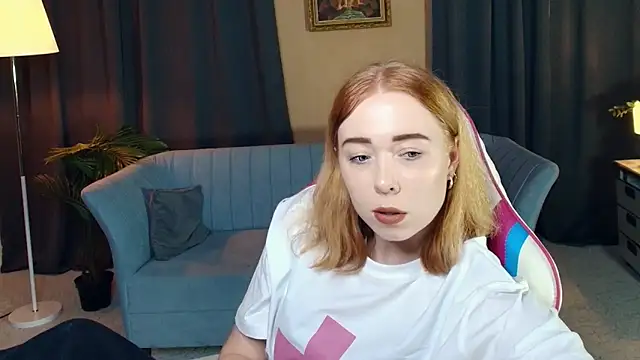 Snapshot of AddieOsler chatting on November 28, 2025, 9:06 pm AddieOsler online show from November 28, 2025, 9:06 pm