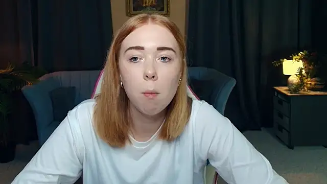 Snapshot of AddieOsler chatting on December 2, 2025, 7:31 pm AddieOsler online show from December 2, 2025, 7:31 pm