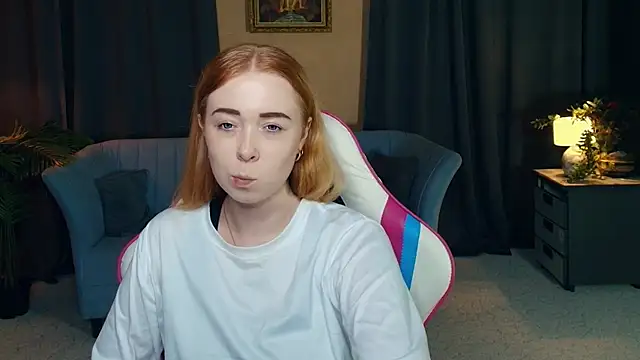 Snapshot of AddieOsler chatting on December 3, 2025, 8:40 pm AddieOsler online show from December 3, 2025, 8:40 pm