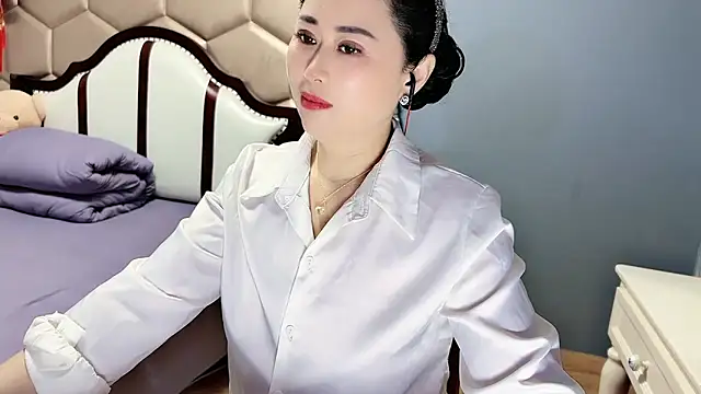 yaoyao22678 online show from April 14, 2026, 1:55 am