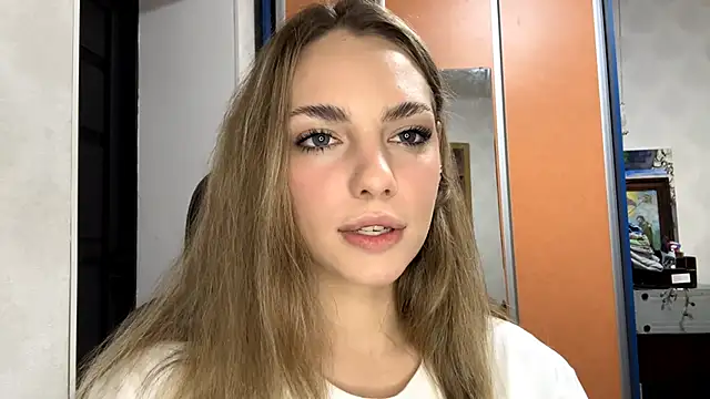 Snapshot of IlanaLafferty chatting on November 13, 2025, 7:35 pm IlanaLafferty online show from November 13, 2025, 7:35 pm