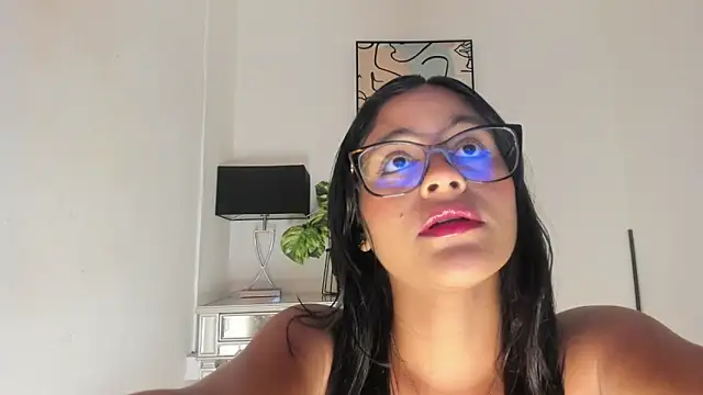 Snapshot of lizzakennedy chatting on May 20, 2026, 1:28 pm lizzakennedy online show from May 20, 2026, 1:28 pm
