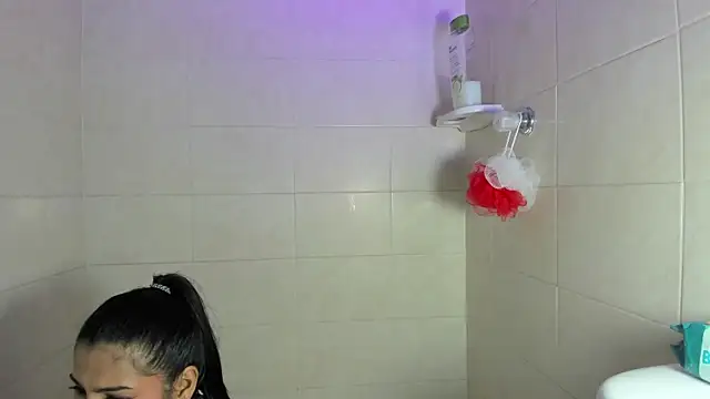 Leyacopper  online show from February 27, 2026, 11:27 pm