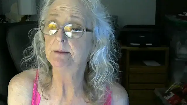 JoleneDelacroix online show from December 3, 2025, 4:42 am