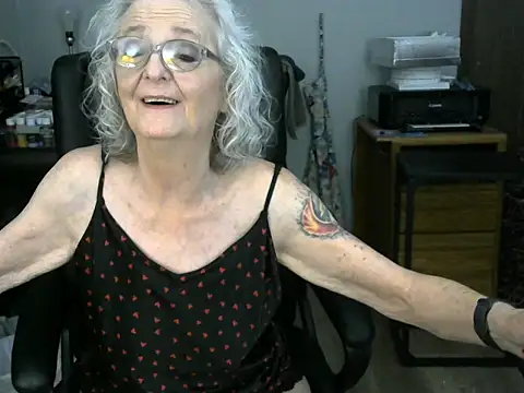 JoleneDelacroix online show from January 19, 2026, 4:11 pm