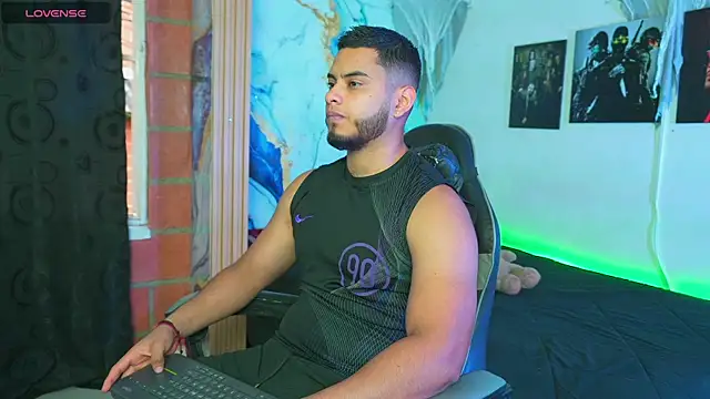 Tiler wolker online show from November 6, 2025, 10:21 pm