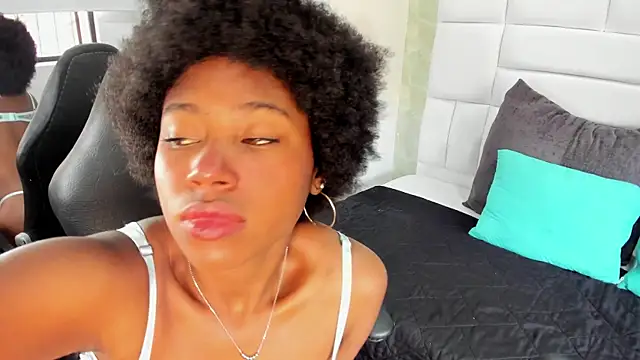 Snapshot of violeta_ruizz chatting on December 17, 2025, 5:08 pm violeta ruizz online show from December 17, 2025, 5:08 pm