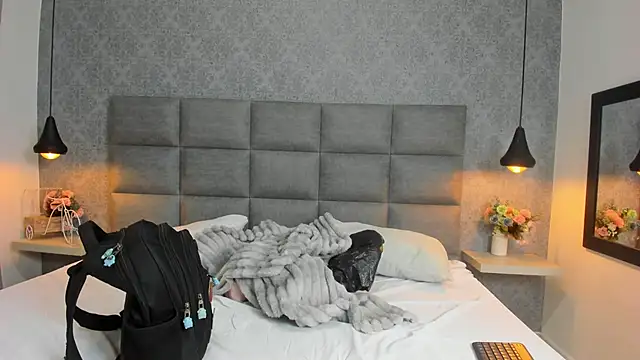 Luna Bella3 online show from November 13, 2025, 11:09 am