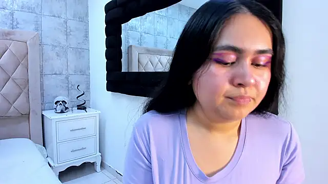 AmaraWolf online show from November 18, 2025, 8:35 pm