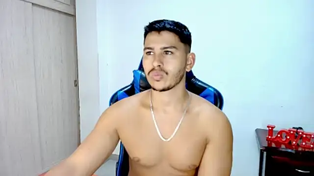 sophia and alex online show from November 24, 2025, 3:28 am