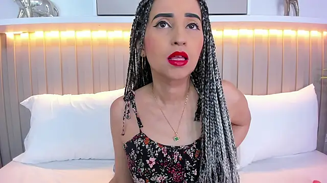 violett rabbit  online show from November 12, 2025, 8:30 pm