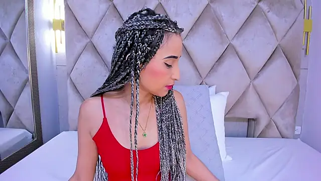 violett rabbit  online show from November 26, 2025, 7:59 pm