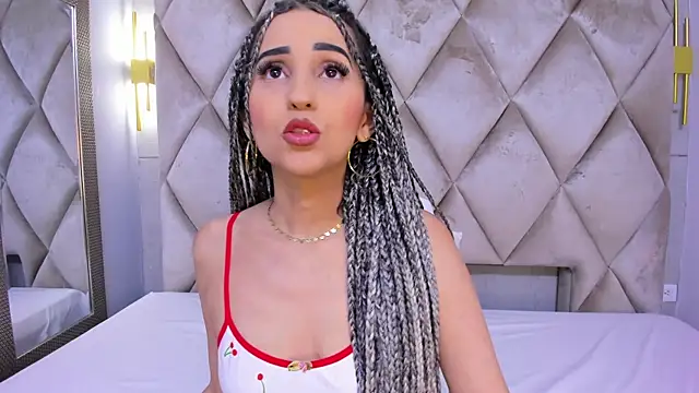 violett rabbit  online show from January 7, 2026, 8:22 pm