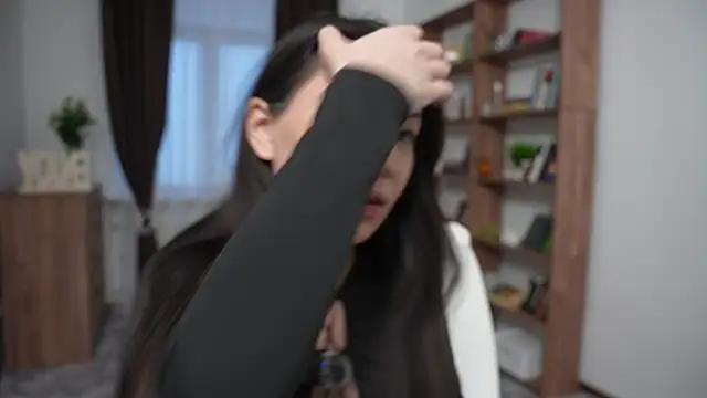 OnieClose online show from December 21, 2025, 7:37 am