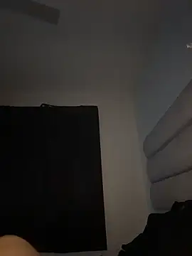 nikkiloveee online show from February 7, 2026, 4:16 am