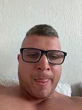 PolishBoy1995 online show from May 11, 2026, 2:45 pm