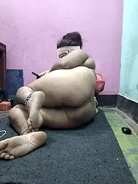 CUTE-GIRL-1 online show from April 15, 2026, 5:20 pm