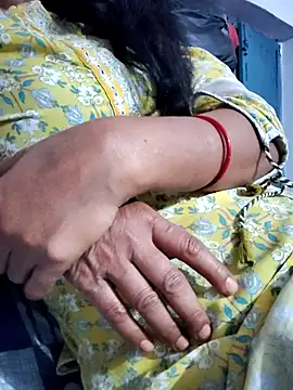 Hot-Rubyy online show from April 14, 2026, 5:08 pm