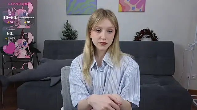 KissChristie   online show from December 18, 2025, 6:47 pm