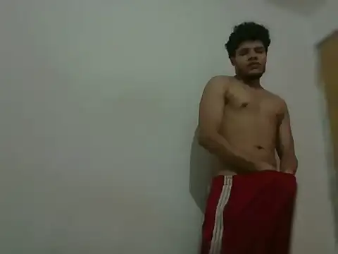 riley xxx online show from December 17, 2025, 4:40 am