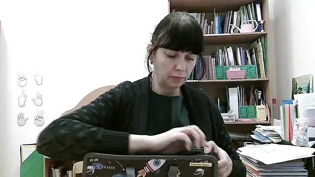 Snapshot of Viknika chatting on November 7, 2025, 6:57 am Viknika online show from November 7, 2025, 6:57 am