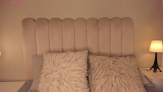 Melanie hillz online show from March 25, 2026, 7:20 pm