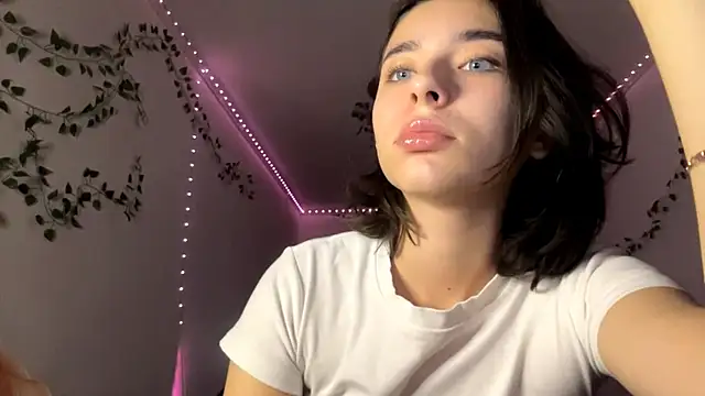 LilithFlamey online show from November 23, 2025, 4:18 pm