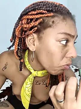 Snapshot of leona_sumiza chatting on October 31, 2025, 12:55 am leona sumiza online show from October 31, 2025, 12:55 am