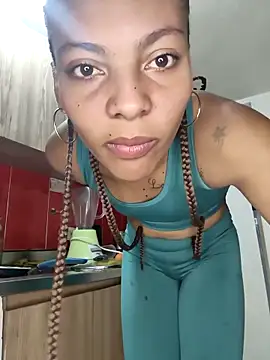 Snapshot of leona_sumiza chatting on November 21, 2025, 9:35 pm leona sumiza online show from November 21, 2025, 9:35 pm