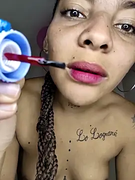 Snapshot of leona_sumiza chatting on November 29, 2025, 12:19 pm leona sumiza online show from November 29, 2025, 12:19 pm