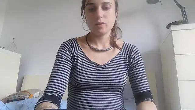 Snapshot of SinnEmily chatting on November 9, 2025, 1:53 pm SinnEmily online show from November 9, 2025, 1:53 pm