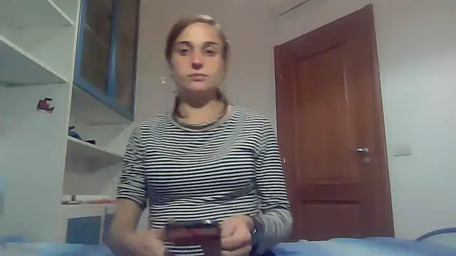 Snapshot of SinnEmily chatting on November 20, 2025, 9:25 pm SinnEmily online show from November 20, 2025, 9:25 pm