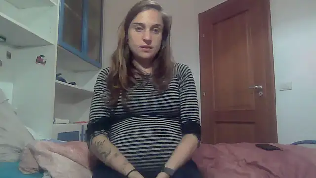 Snapshot of SinnEmily chatting on November 26, 2025, 4:30 pm SinnEmily online show from November 26, 2025, 4:30 pm