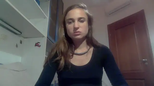 Snapshot of SinnEmily chatting on December 3, 2025, 9:13 pm SinnEmily online show from December 3, 2025, 9:13 pm